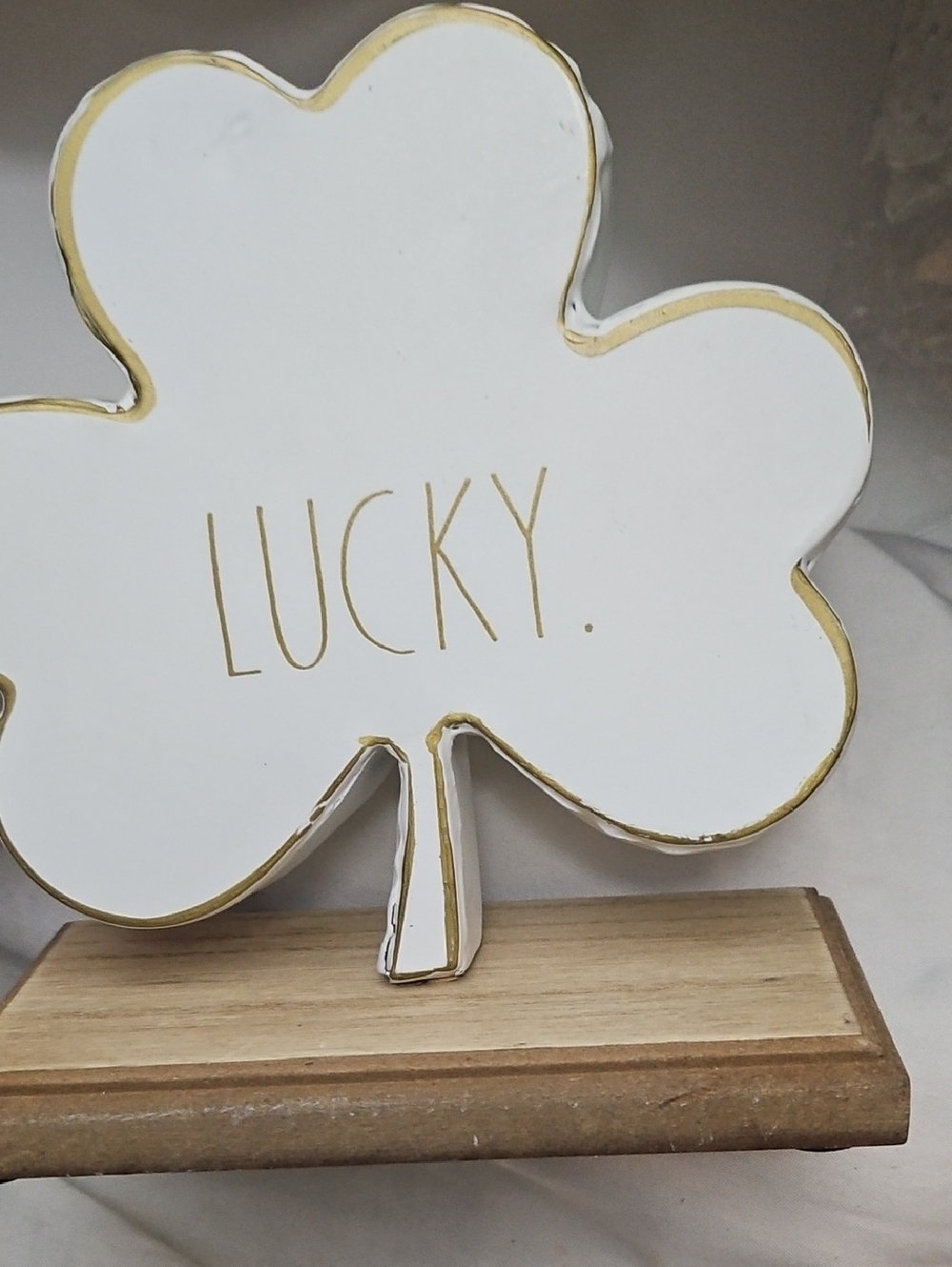 Rae Dunn 'LUCKY' Sign